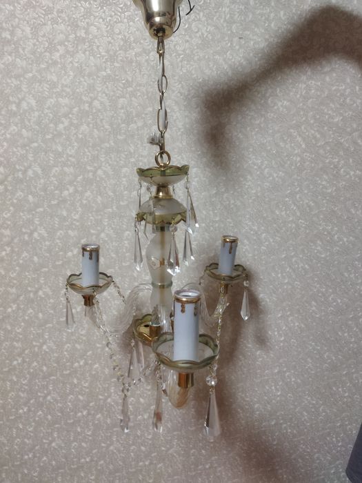 Люстра б/у в хорошем состоянии