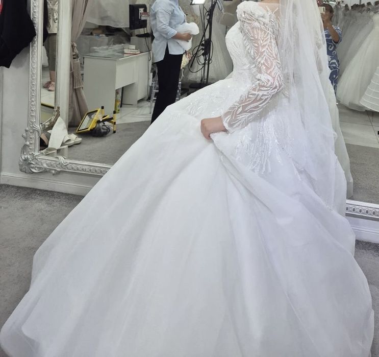 Свадебное платье