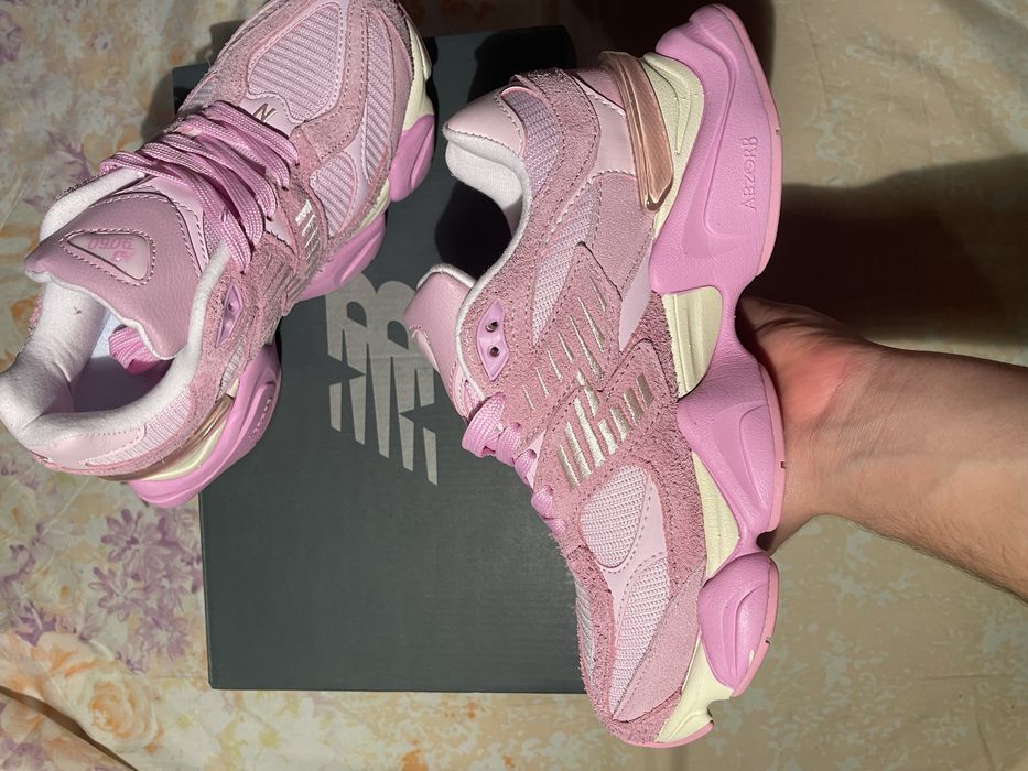 New Balance 9060 Pink Marimea 38 Noi