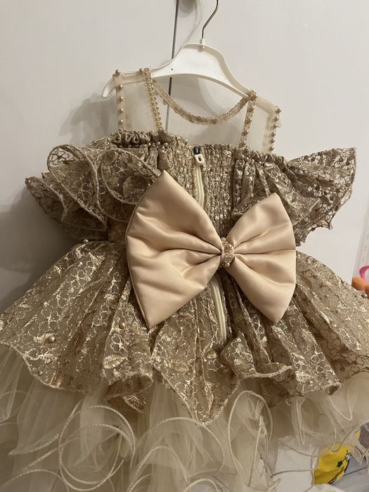 На прокат шикарное платье для девочек