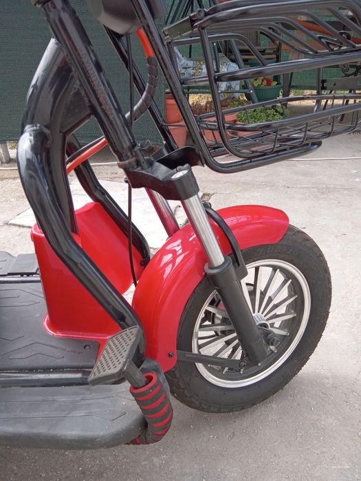 Продавам триколка VS 120 на 26 километра.
Батерия 48 v, 800 вата( реал