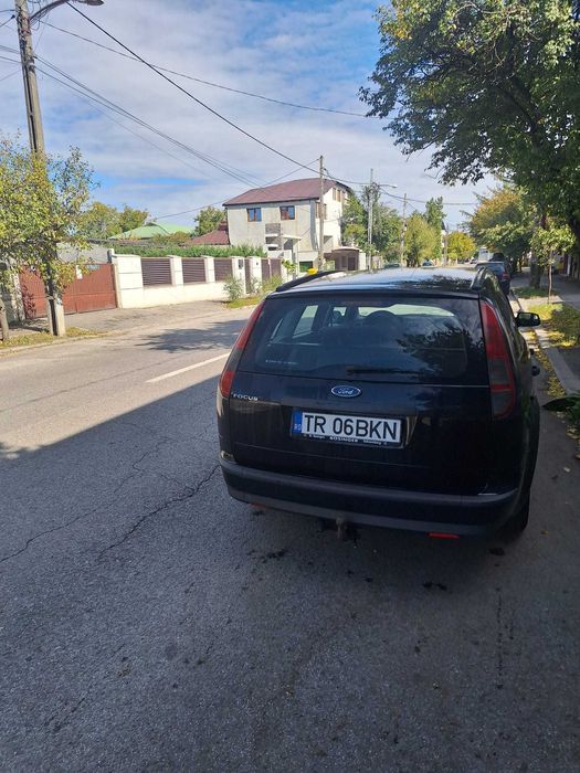 Vând Ford Focus 1.6 benzina