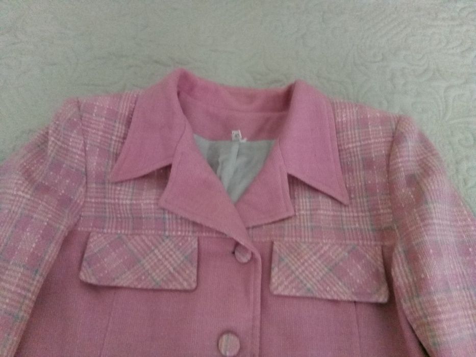 Елегантен дамски костюм - M/L