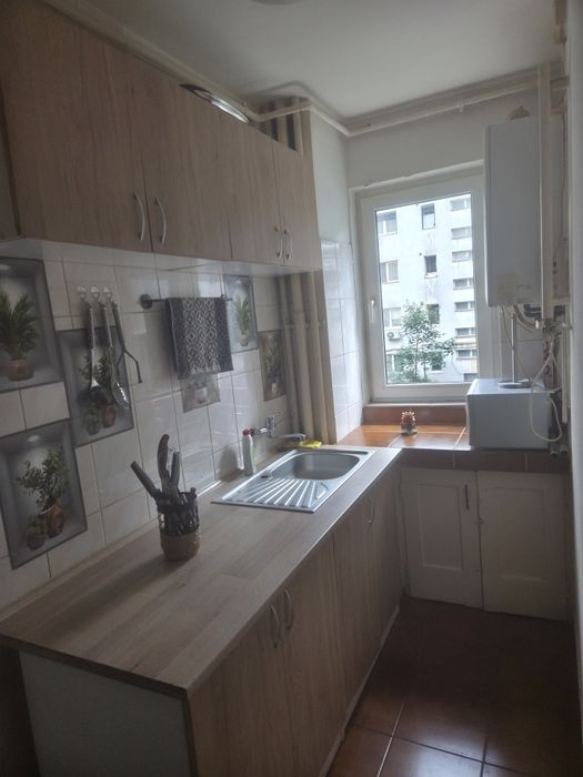 Inchiriez apartament 2 camere Florilor