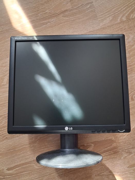 Монитор для компьютера Не рабочий.