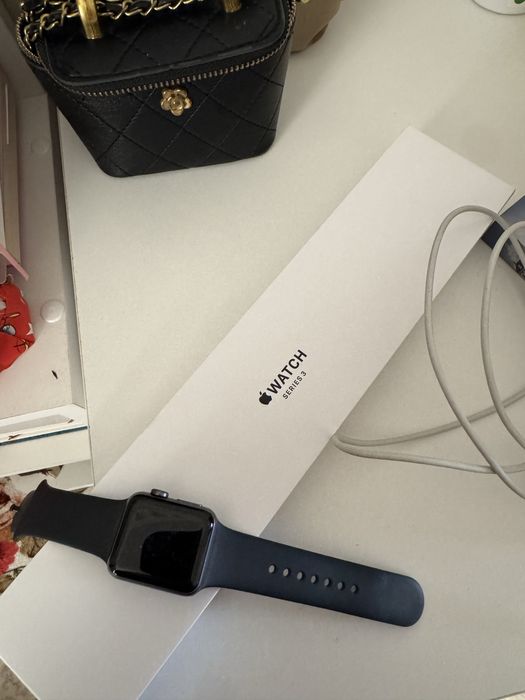 Продам часы Apple watch series 3