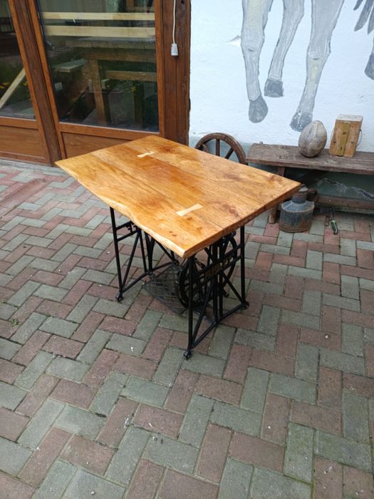 Mese exterior, terasa sau crama