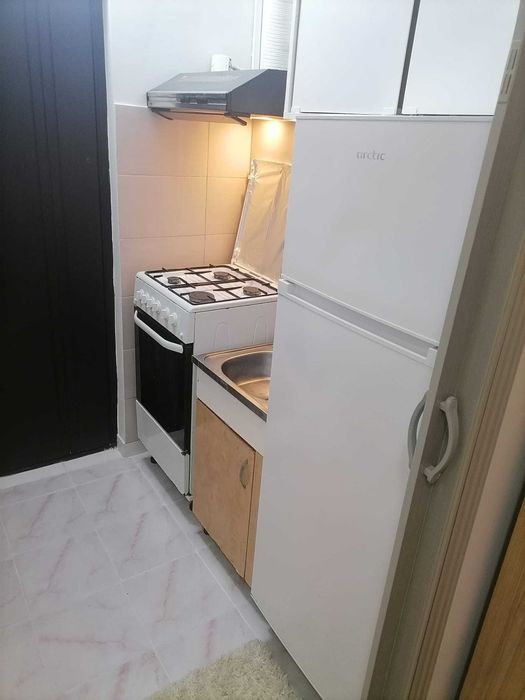 Inchiriez camera de camin Canta