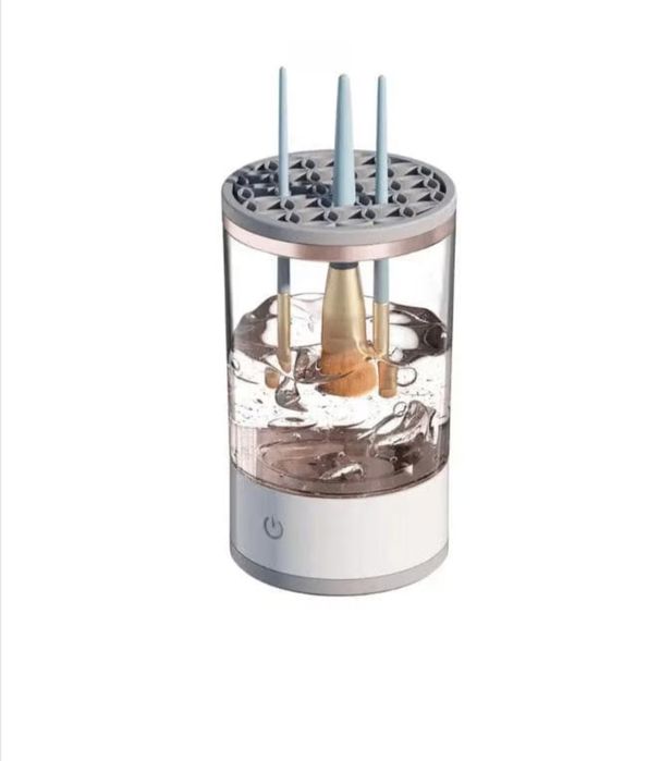 Уред за почистване на четки