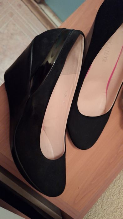 Черни обувки на платформа