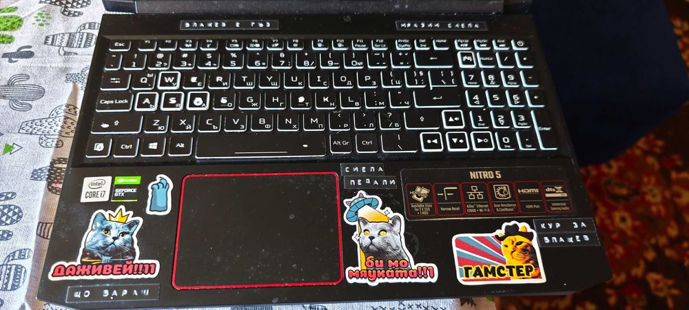 Продавам Acer Nitro AN515-55, i7-10750H, 16GB RAM, GeForce GTX 1660 Ti