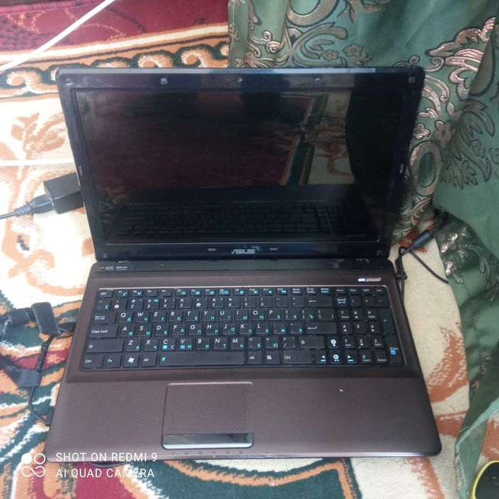 Asus nautbuk holati yahshi ishlashi zur