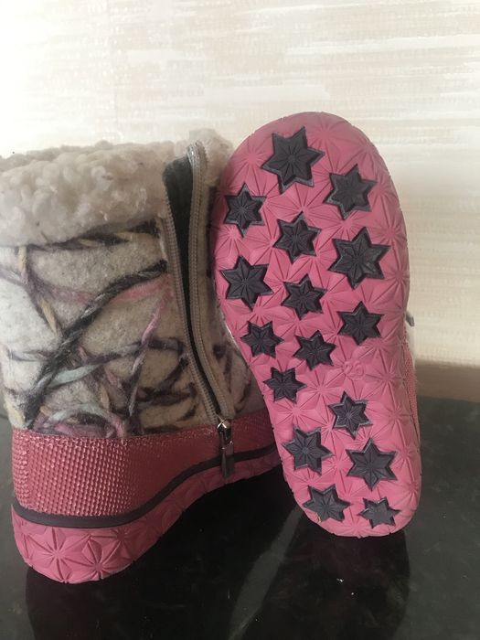 Продам валенки на ребенка р.26