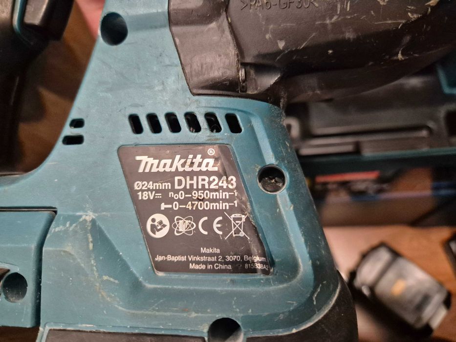 Макита акумулаторен безчетков перфоратор 18V Makita DHR243 с куфар Макпак 4 Makpac 4
