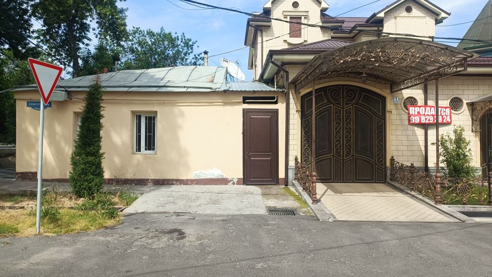 Дом вдоль дороги, Яккасарайский район.