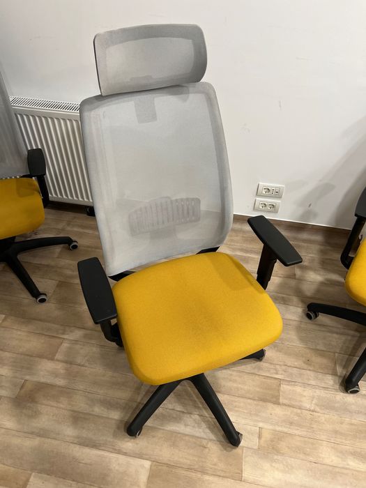 Scaun de birou cu tetiera