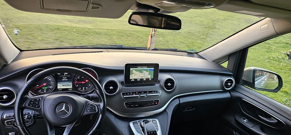 Mercedes V220 / Usi laterale pe ambele parti / clima pe spate