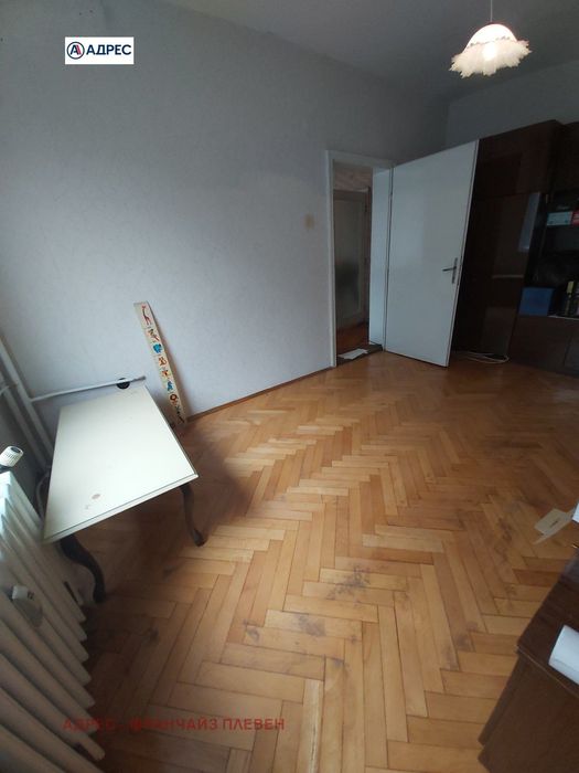 Продава се Тристаен апартамент в Плевен, Сторгозия - 81 кв.м за 504 €/кв.м - Снимка #3