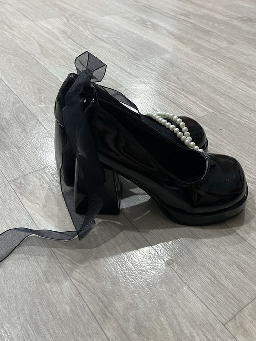 Продам туфли Accessories новые, 37 размер
