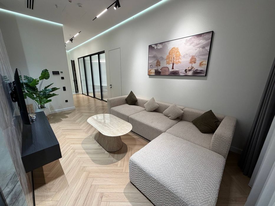 3-комн. в "Nest One", A-Блок, вид на гостиницу "Hilton"