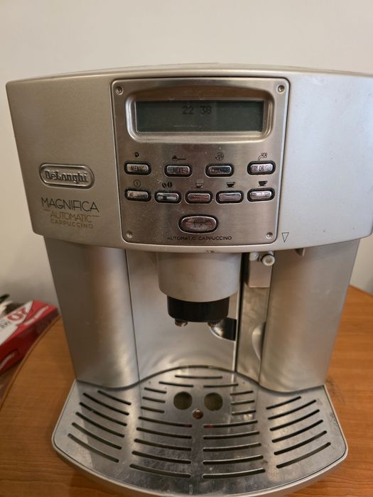 Defect Delonghi Magnifica, aparat de cafea , expresor boabe