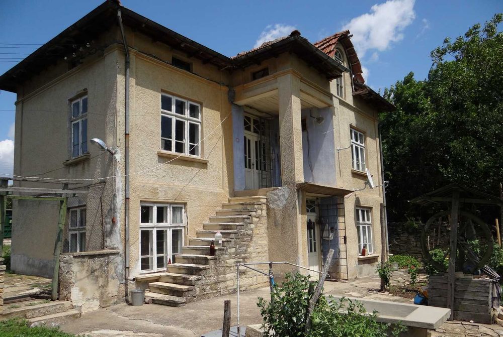 Дава се под наем Къща в с. Горна Липница, Област Велико Търново - 100 кв.м за 220 € - Снимка #1