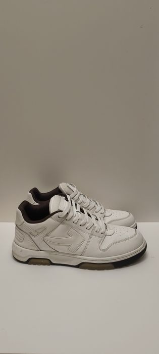 Off-white out of office