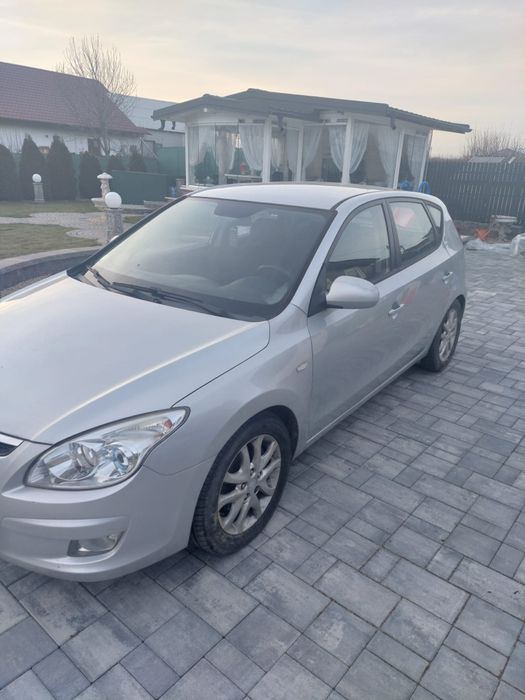 Vând Hyundai i 30