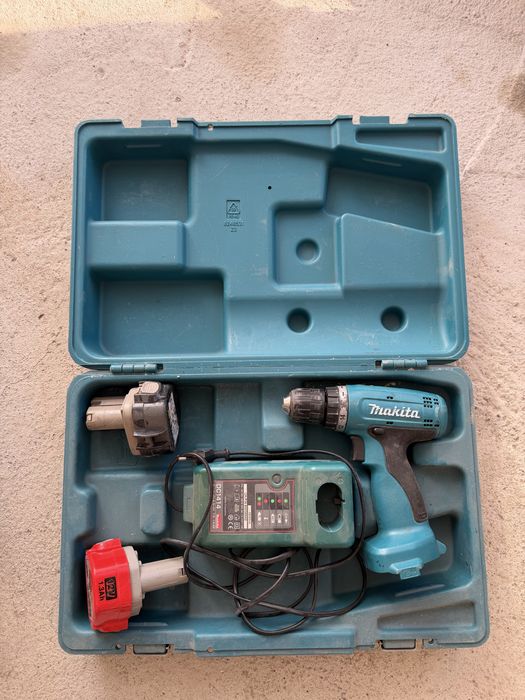 Винтоверт  Makita 12v