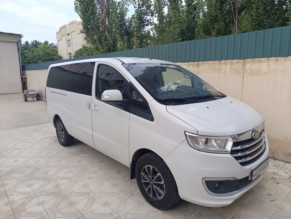 Avto Минивэн Jac-M3