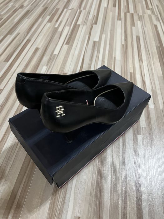 Оригинални токчета на Tommy Hilfiger