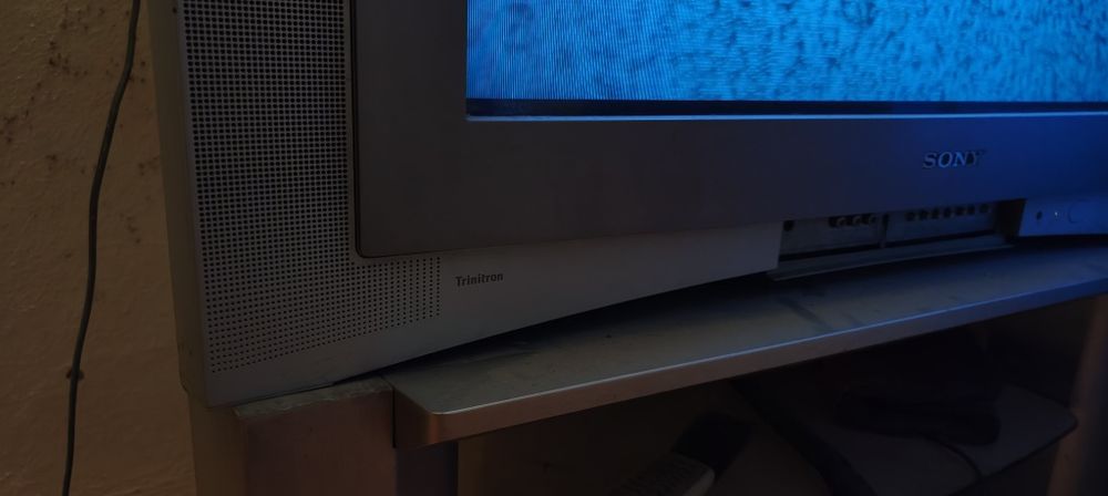 Продам телевизор sony trinitron