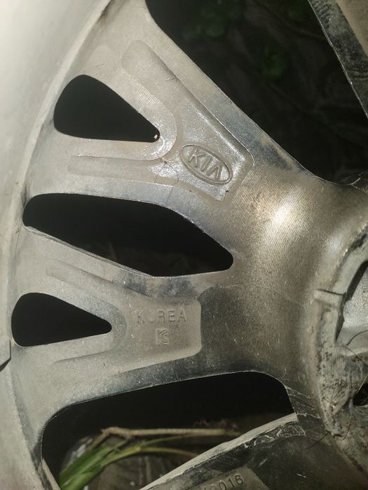 Kia K5 продам диски сборе шинами  R17
