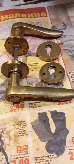 Масивни месингови дръжки