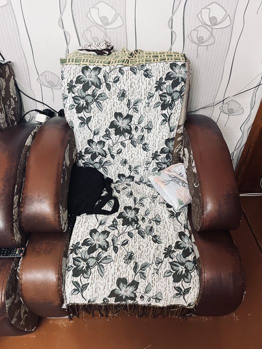 Компьютер и диван