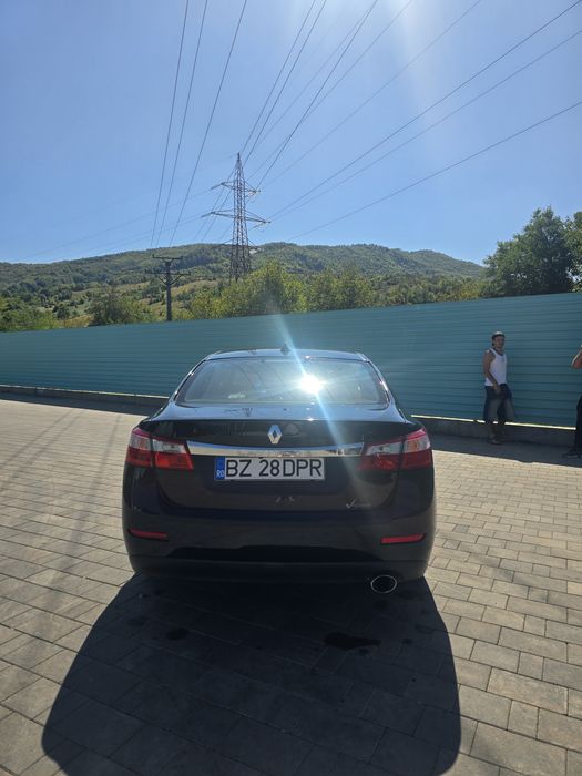 RENAULT Latitude 2012 — imagine 6