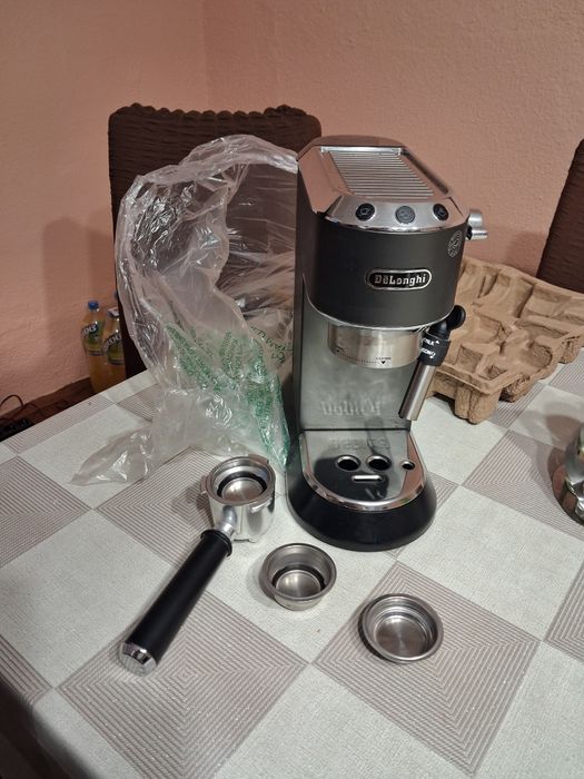 DeLonghi dedica style нова кафе машина