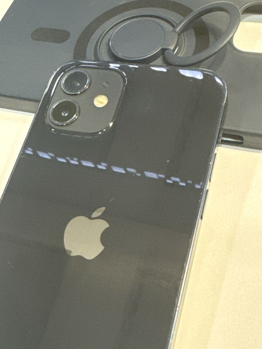 iPhone 12 • 93% Bateria • 128 GB