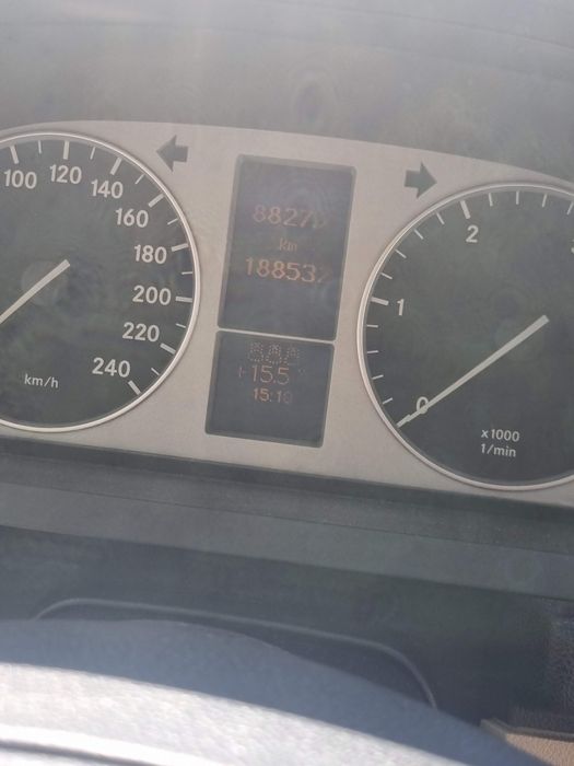 Продава се Мерцедес В200