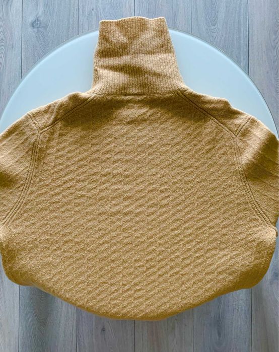 Helancă bărbați din lână, mărime M, NOUĂ, culoare maro camel, aspect luxury