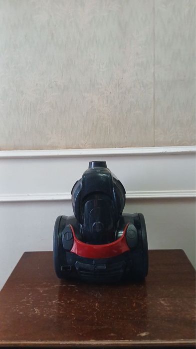 Пылесос Blackton VC1403C