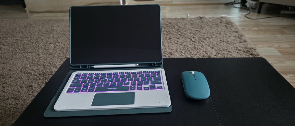 Tableta Samsung Galaxy Tab A9+ 5G + tastatura si mouse