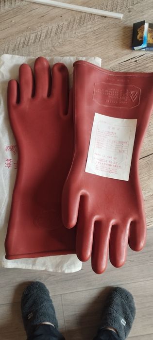 Dielektrik qo'lqoplar -Перчатки Диэлектрические