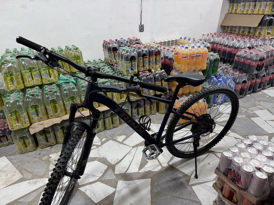 Велик модель TRINX хороший