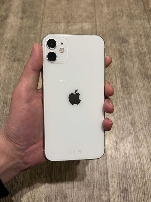 Apple iPhone 11 64GB белый