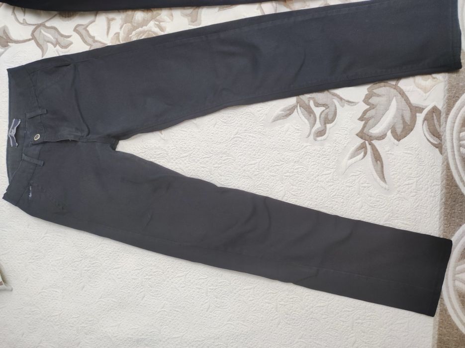 Продам джинсы на мальчика 13-15 лет