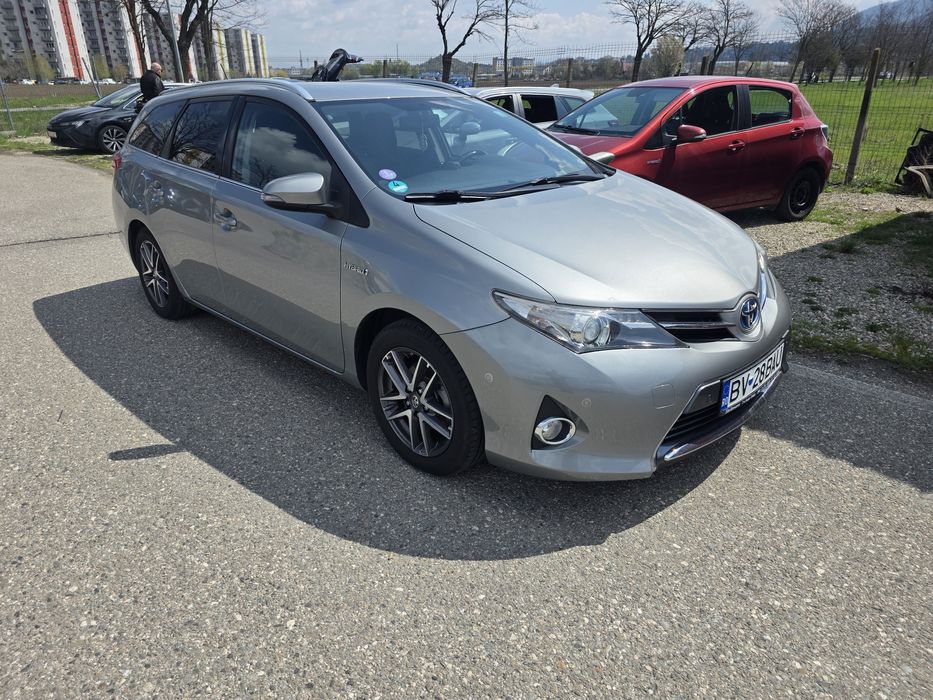 TOYOTA AURIS HYBRID 2014 160.000km