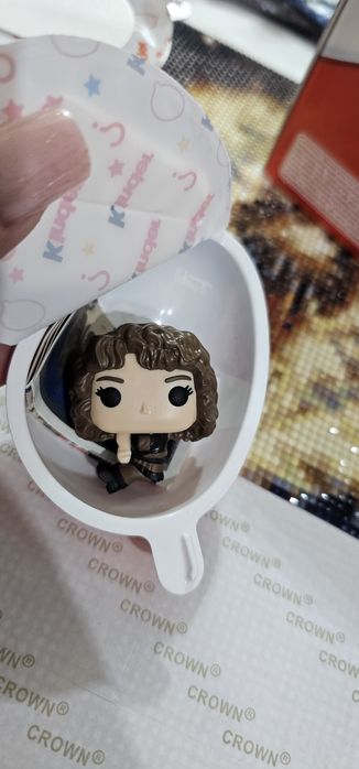 Обмен фигурками из очень странных дел