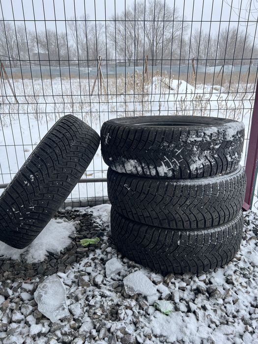 Шины зимние на 18