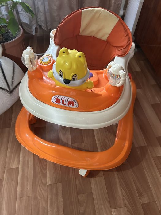 Продаю детские ходунки